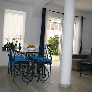 Apartment House Of Orchids With Patio, Vila Real de Santo Antonio